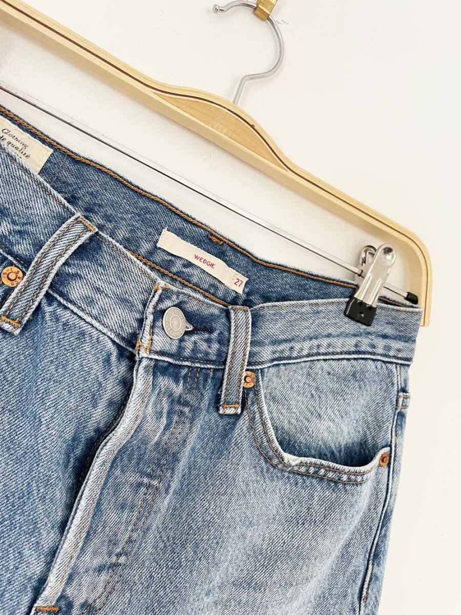 levi's wedgie straight crop jeans - good market thrift store