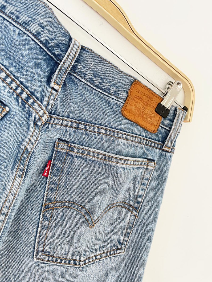 levi's wedgie straight crop jeans - good market thrift store