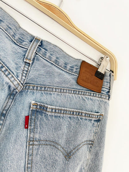 levi's middy ankle bootcut jeans - good market thrift store