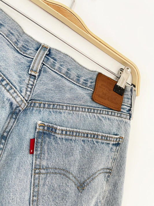 levi's middy ankle bootcut jeans - good market thrift store