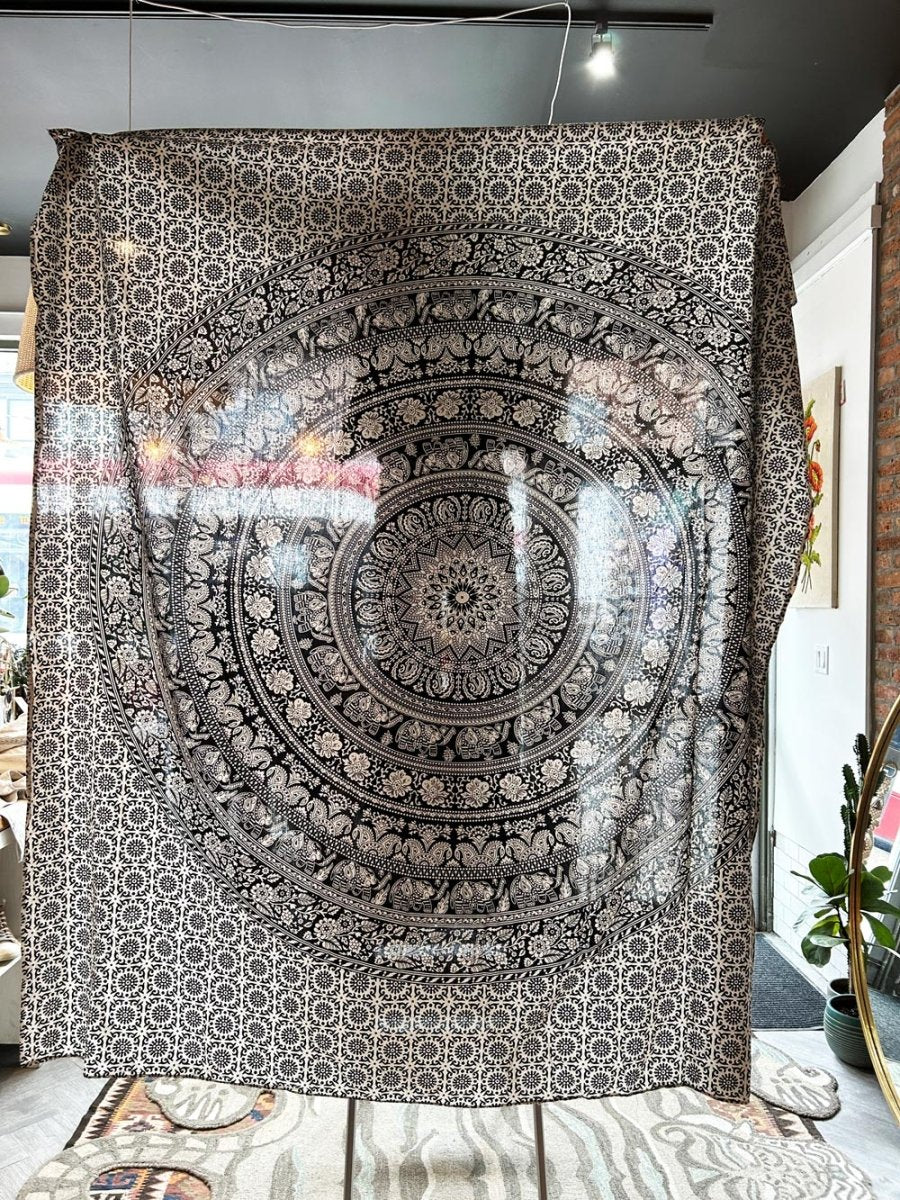 vintage boho mandala tapestry / beach picnic blanket - good market thrift store