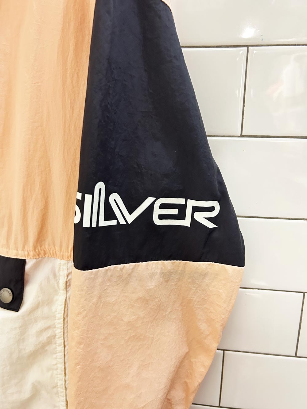 quicksilver oversized 1/2 zip snap pocket windbreaker - good market thrift store