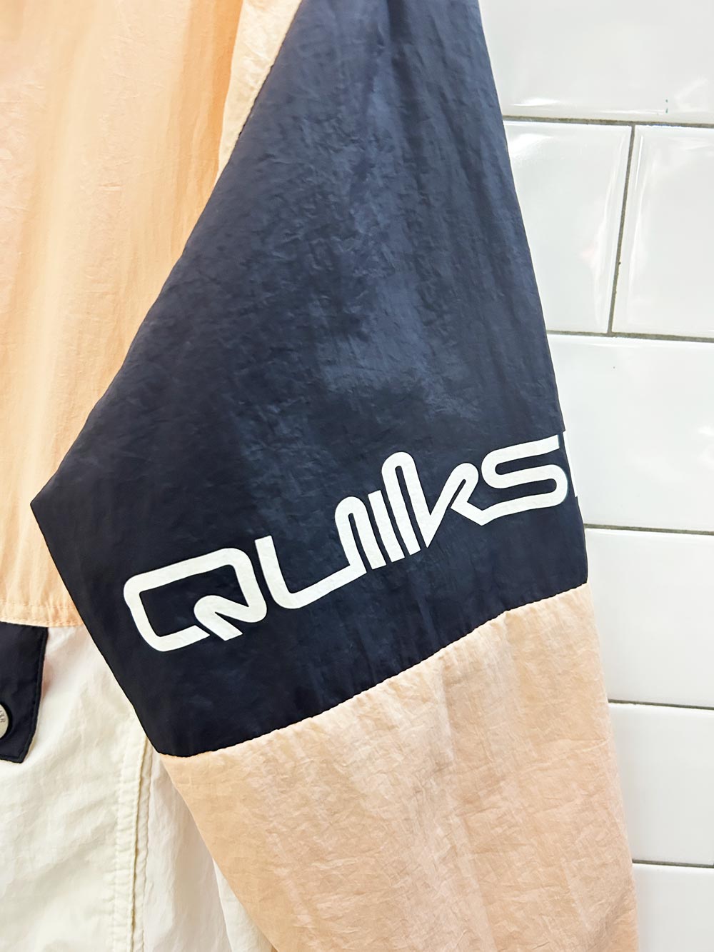 quicksilver oversized 1/2 zip snap pocket windbreaker - good market thrift store