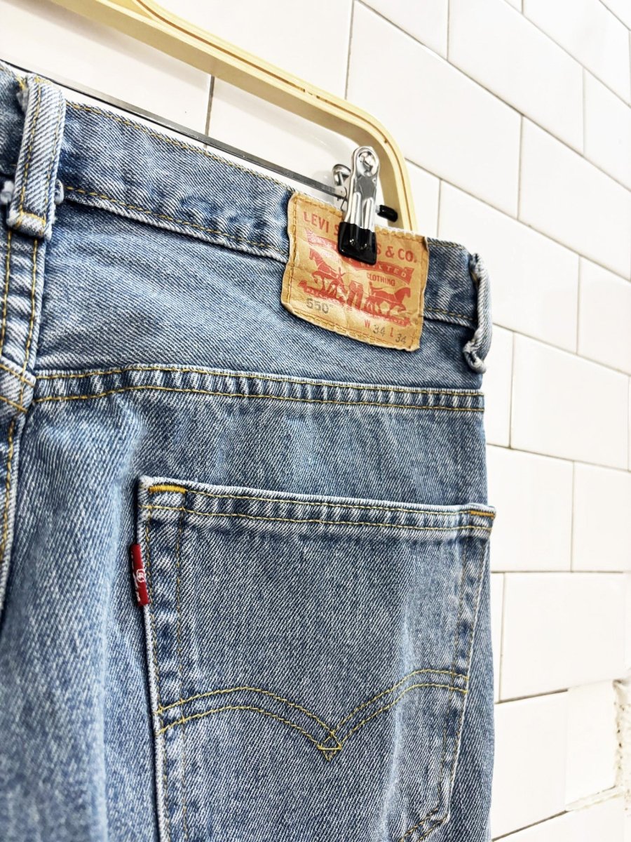 vintage 00s levis 550 relaxed fit loose jeans - good market thrift store