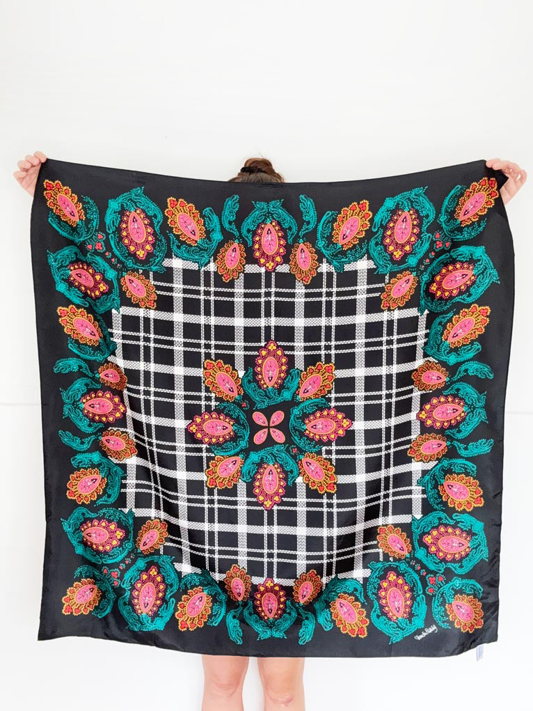 diane von furstenberg 100% silk paisley xl square scarf