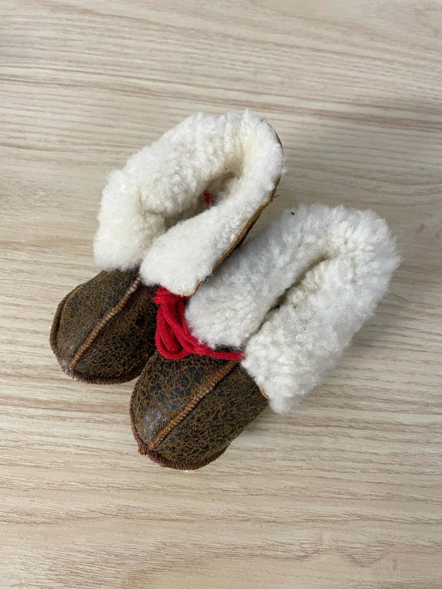made in canada shearling baby booties - good market thrift store