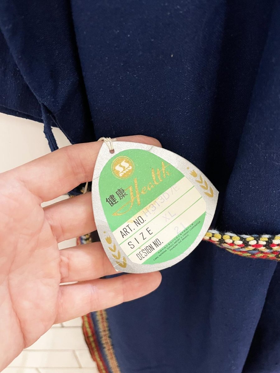 vintage 60s health 100% raw silk embroidered robe - good market thrift store