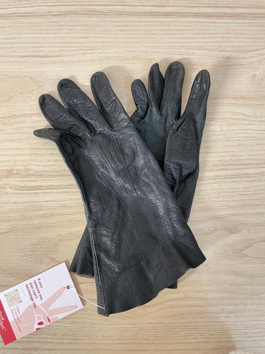 black unlined leather gloves - good market thrift store