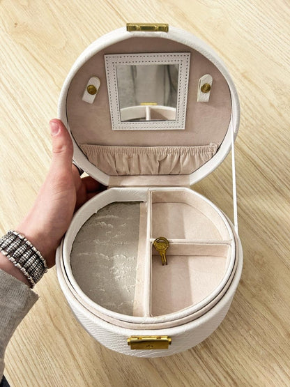 vintage 90s sears leather lockable make up box - good market thrift store