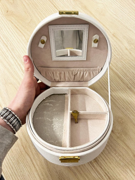 vintage 90s sears leather lockable make up box - good market thrift store