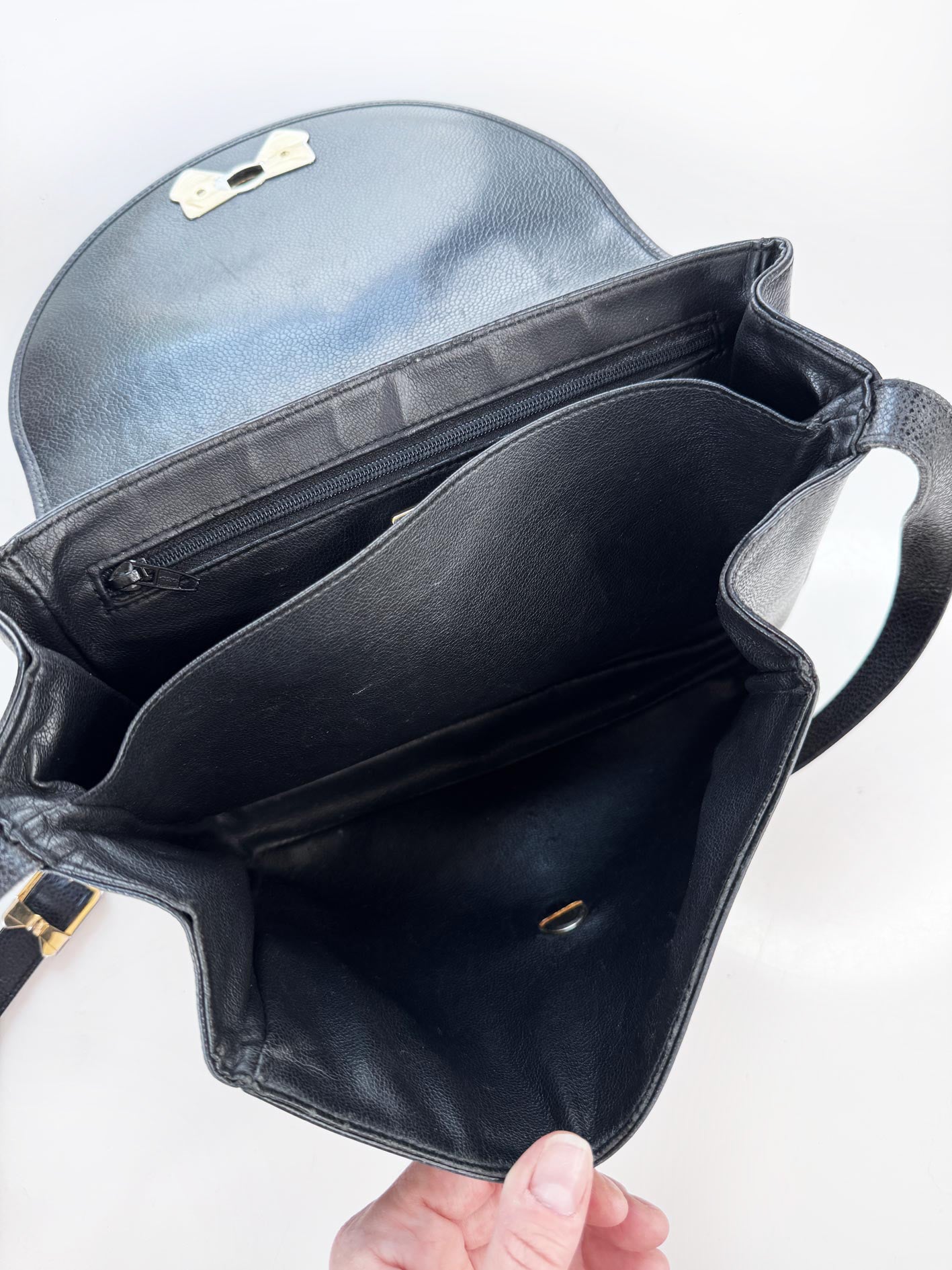 vintage nina ricci bow turn lock leather bag