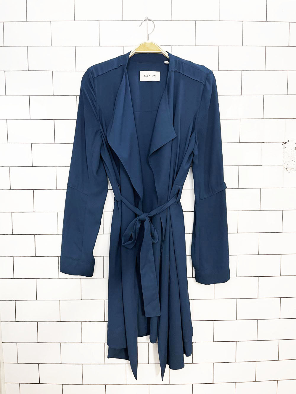 babaton quincey belted open light trench | aritzia