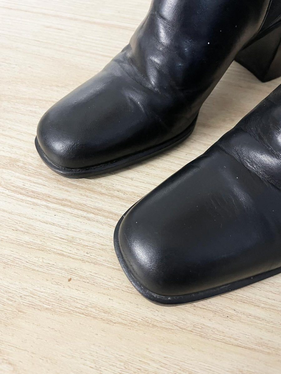 vintage 90s usina minimal square toe leather ankle shoe - good market thrift store