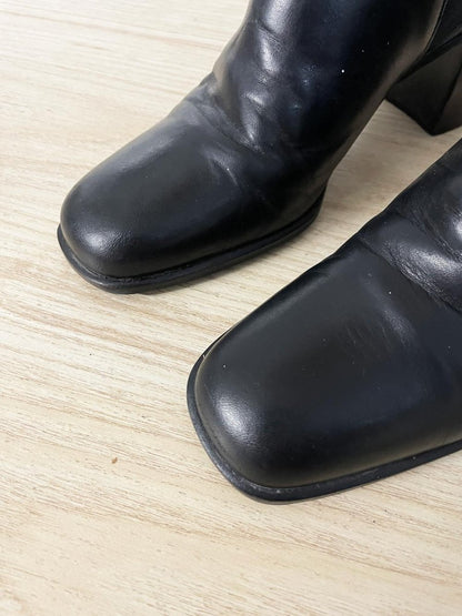 vintage 90s usina minimal square toe leather ankle shoe - good market thrift store