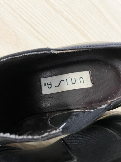 vintage 90s usina minimal square toe leather ankle shoe - good market thrift store