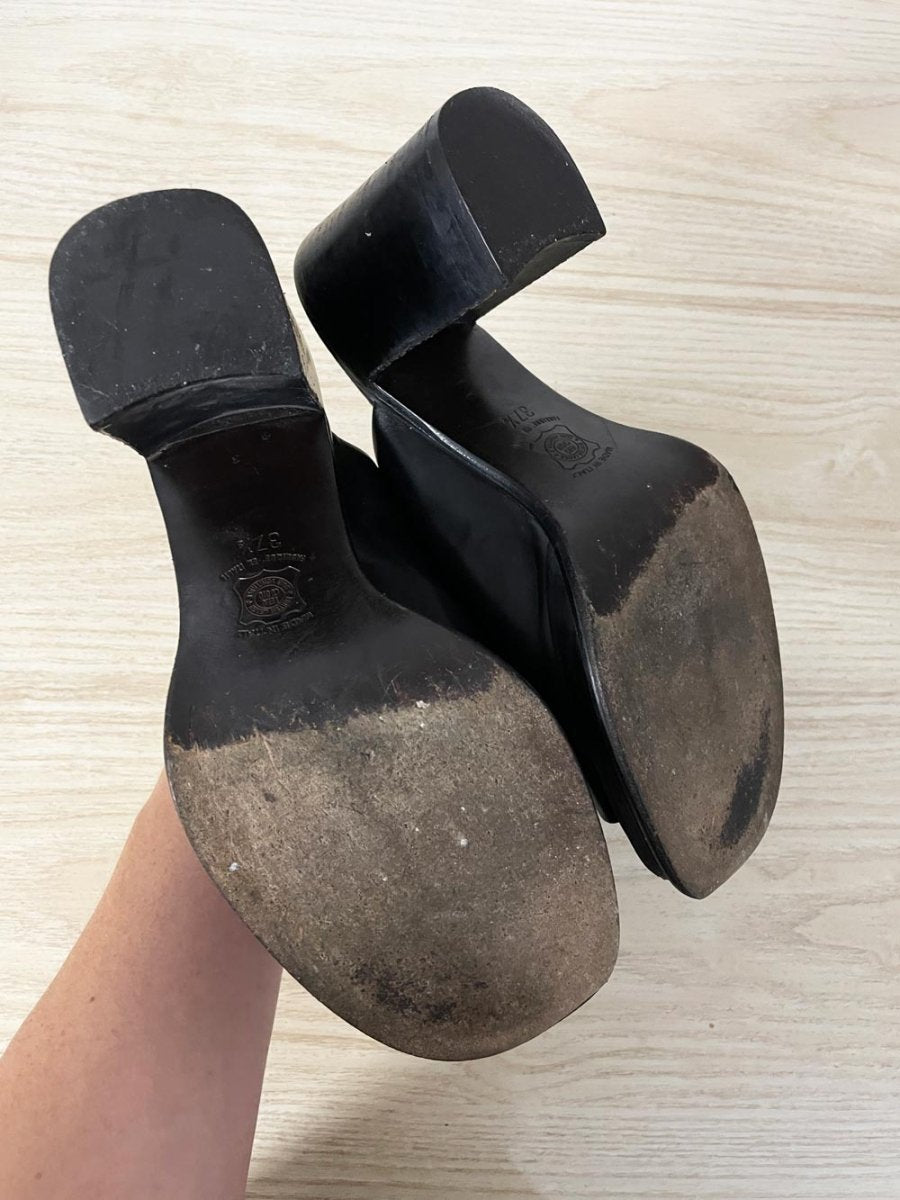 vintage 90s browns heeled leather clog | made in Italy - good market thrift store