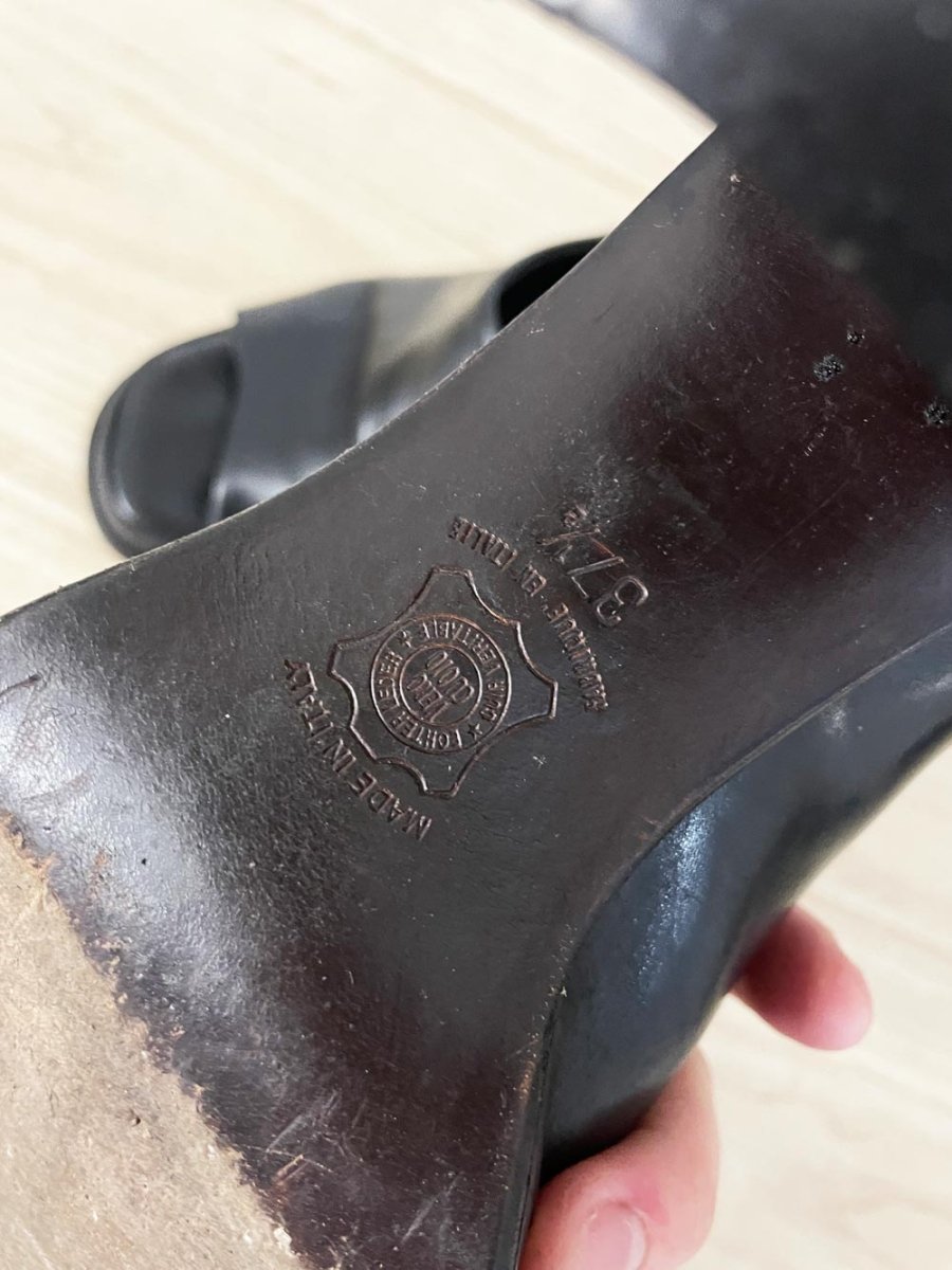 vintage 90s browns heeled leather clog | made in Italy - good market thrift store