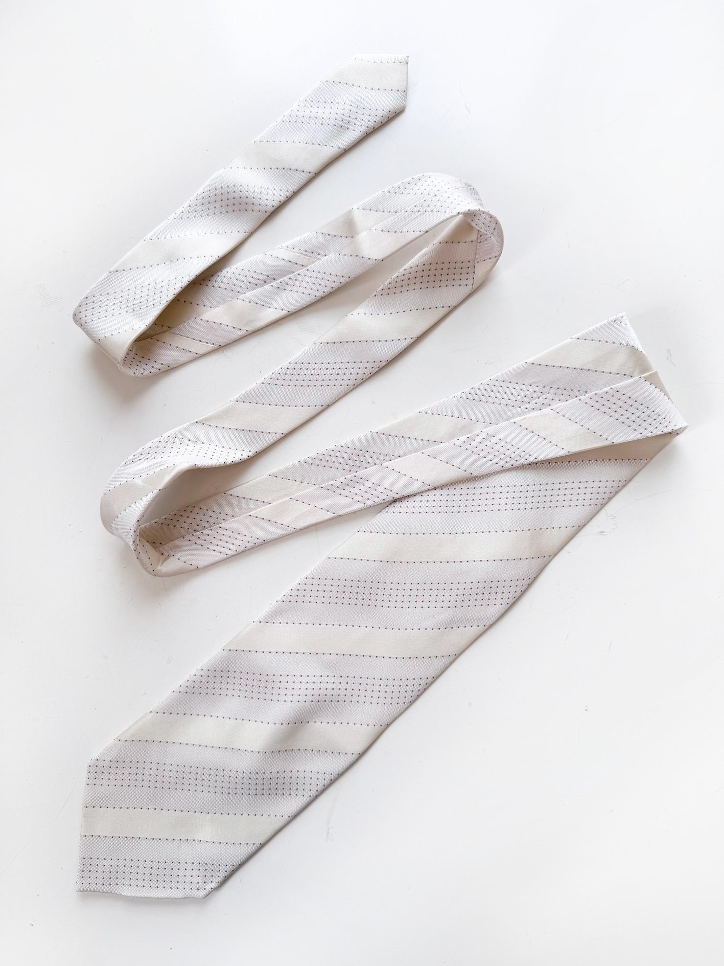 vintage YSL 100% silk minimal neck tie | yves saint laurent