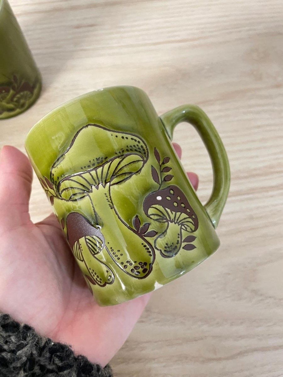 x4 vintage 70s japanese mushroom mug set - good market thrift store