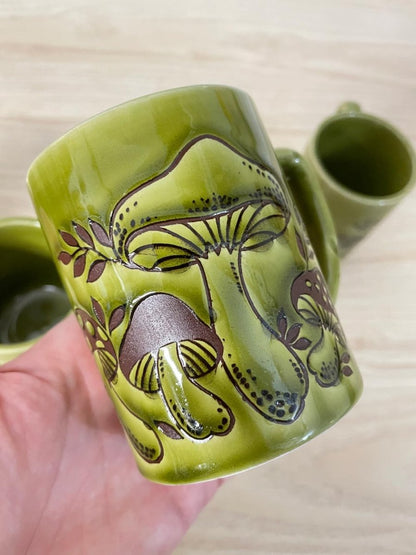 x4 vintage 70s japanese mushroom mug set - good market thrift store