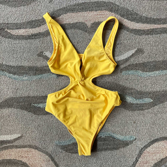 f21 twist front cutout one piece swimsuit