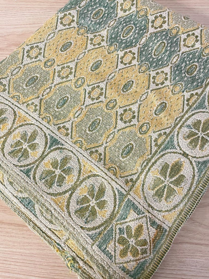 vintage 70s retro jaquard floral tapestry/throw - good market thrift store