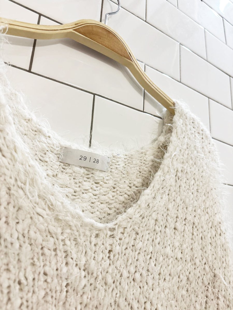 28 | 29 cotton - blend loose knit v - neck sweater - good market thrift store