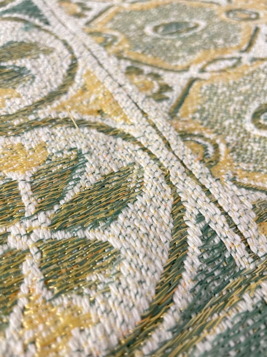 vintage 70s retro jaquard floral tapestry/throw - good market thrift store