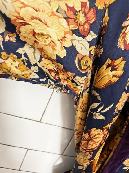 vintage amour de nuit 100% silk robe with velvet trim - good market thrift store