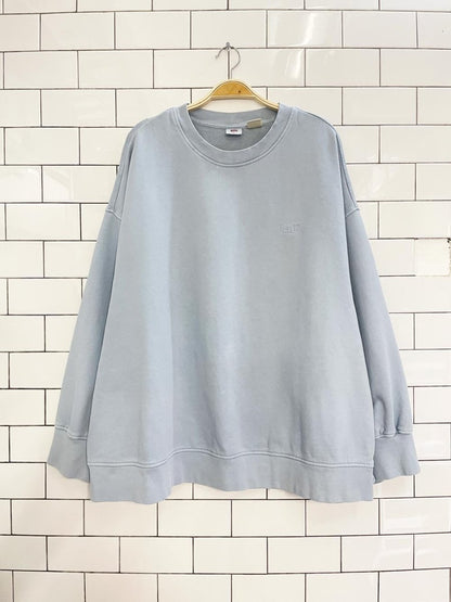 levi's minimal logo crewneck sweatshirt - good market thrift store