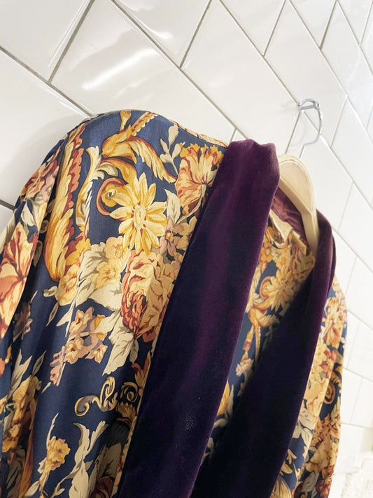 vintage amour de nuit 100% silk robe with velvet trim - good market thrift store