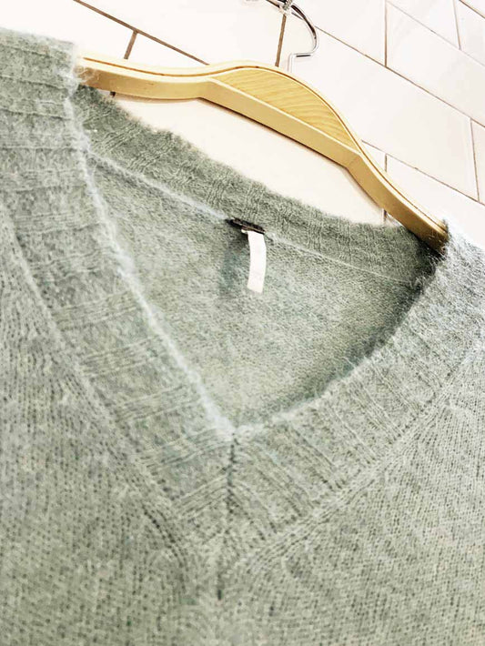 yfb mohair-wool blend v-neck light knit sweater | young fabulous & broke