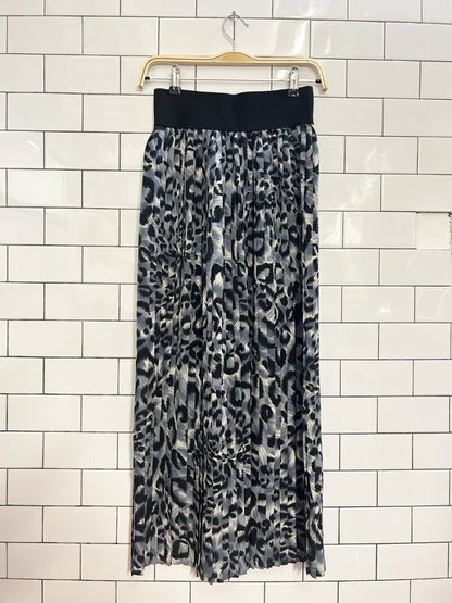 vintage pleated chiffon wide leg pants - good market thrift store