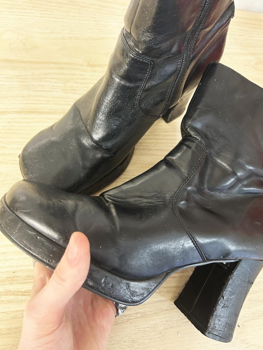 vintage 00s square toe leather heeled boot - good market thrift store