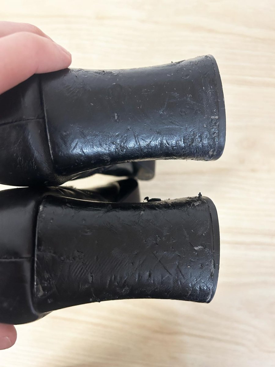 vintage 00s square toe leather heeled boot - good market thrift store