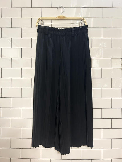 vintage pleated wide leg pants - good market thrift store