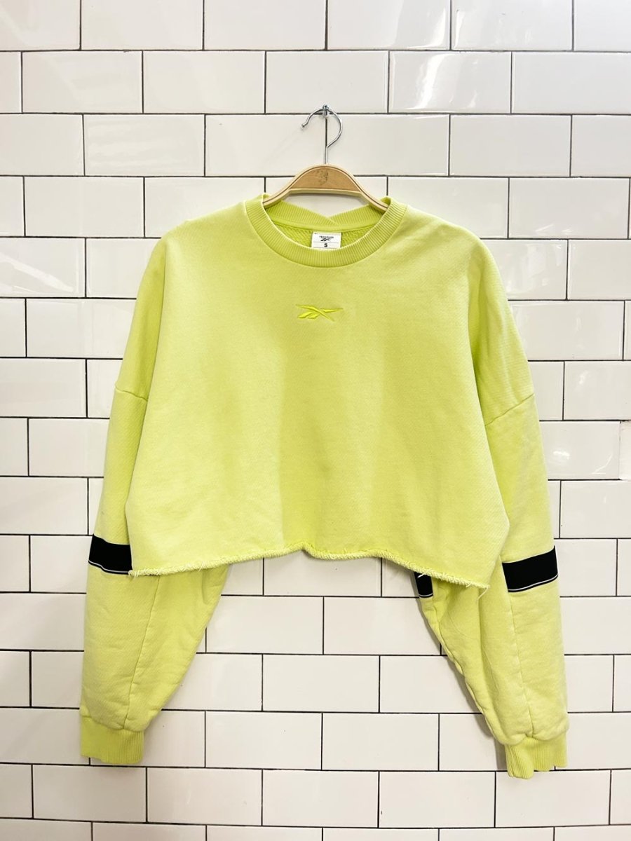 reebok oversized cropped boxy logo crew - good market thrift store