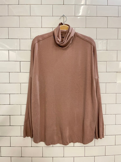 kit and ace burrow turtleneck - good market thrift store