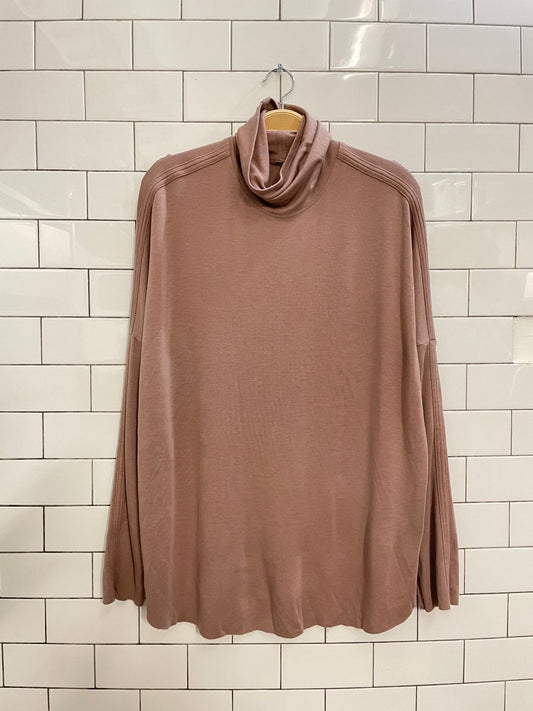 kit and ace burrow turtleneck - good market thrift store