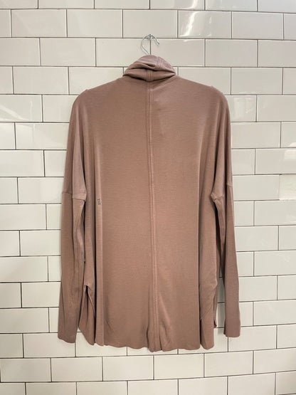 kit and ace burrow turtleneck - good market thrift store