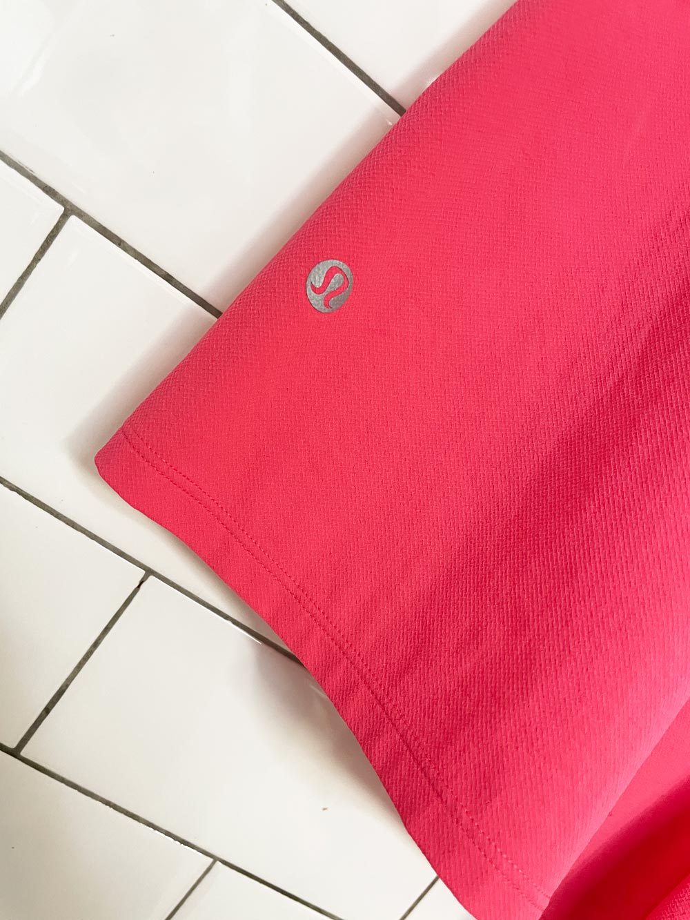 lululemon 2023 license to train high rise short 4" | lip gloss
