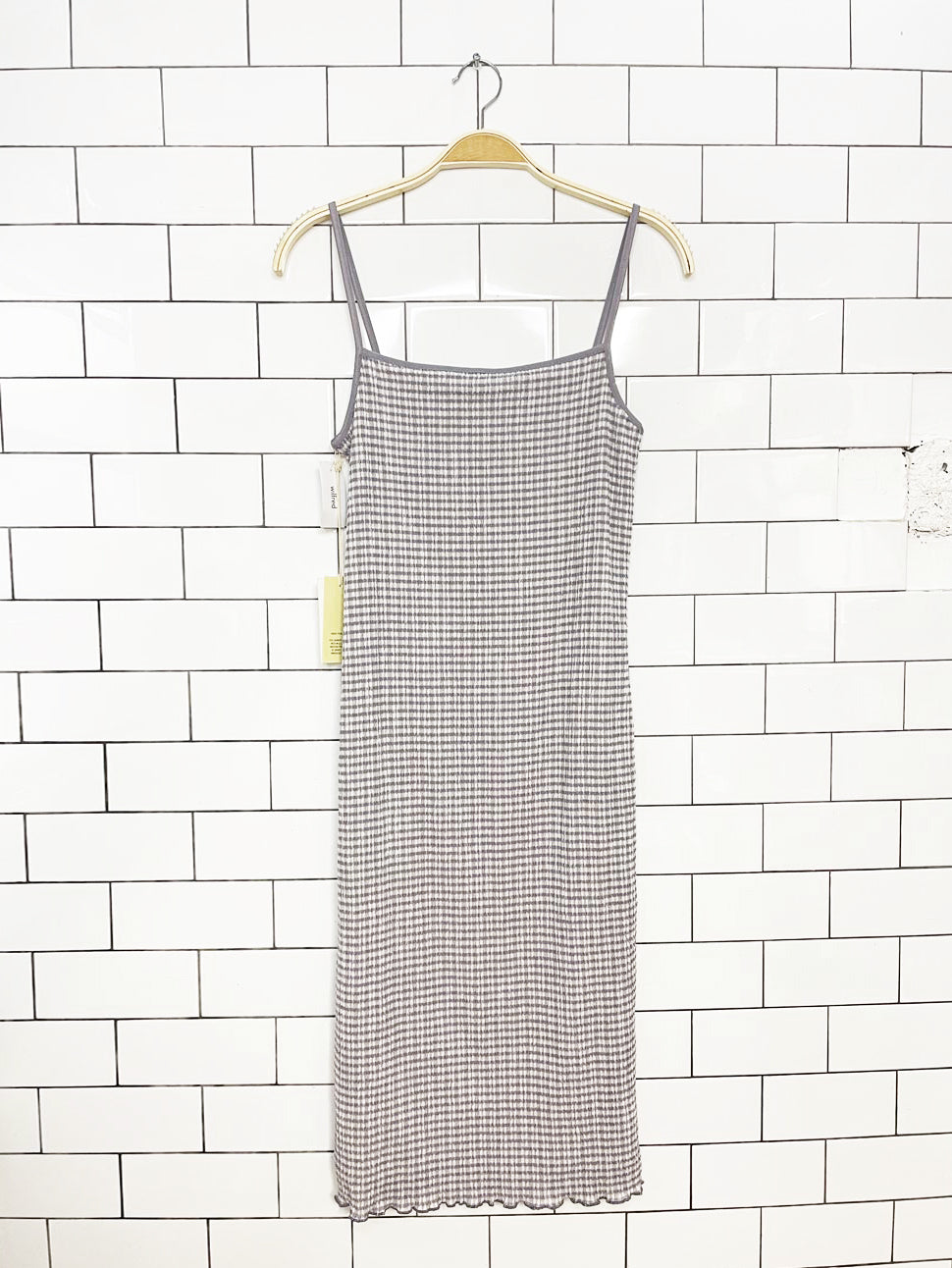 nwt wilfred jazz textured gingham lettuce hem midi dress | aritzia
