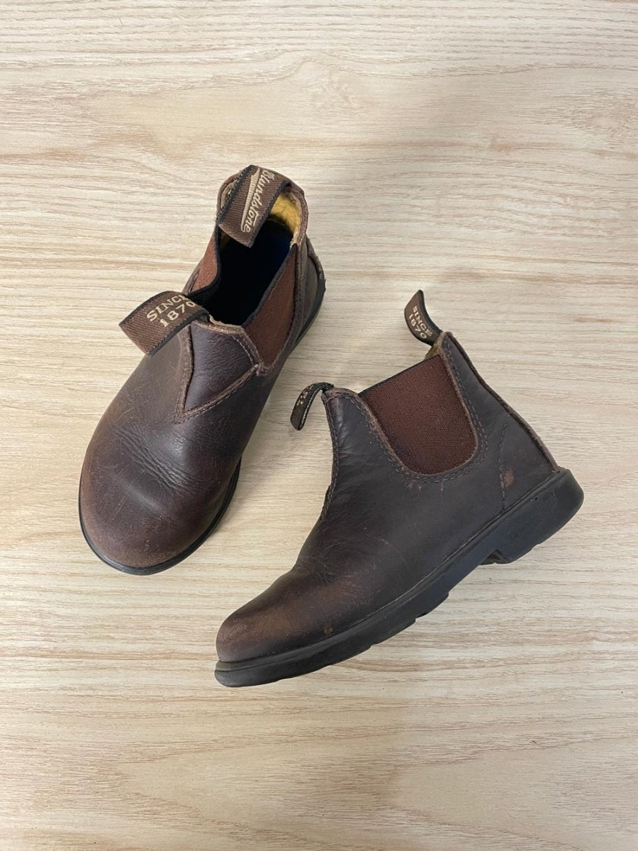 blundstone brown leather chelsea boots - good market thrift store