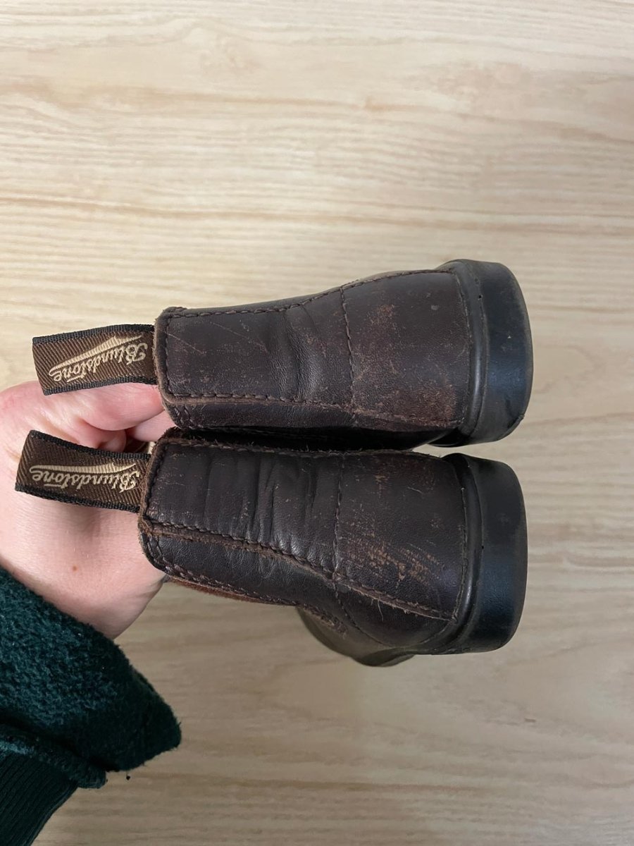 blundstone brown leather chelsea boots - good market thrift store