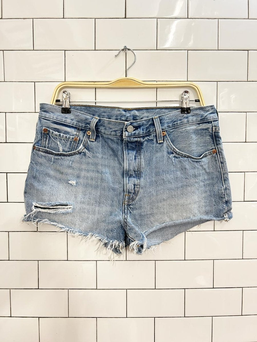 levi's 501 distressed cut off denim shorts - good market thrift store