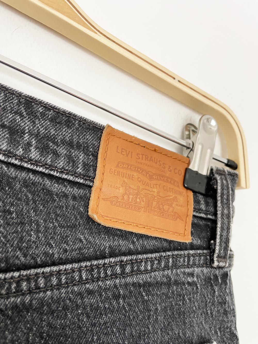 levi's ribcage straight ankle button fly jeans