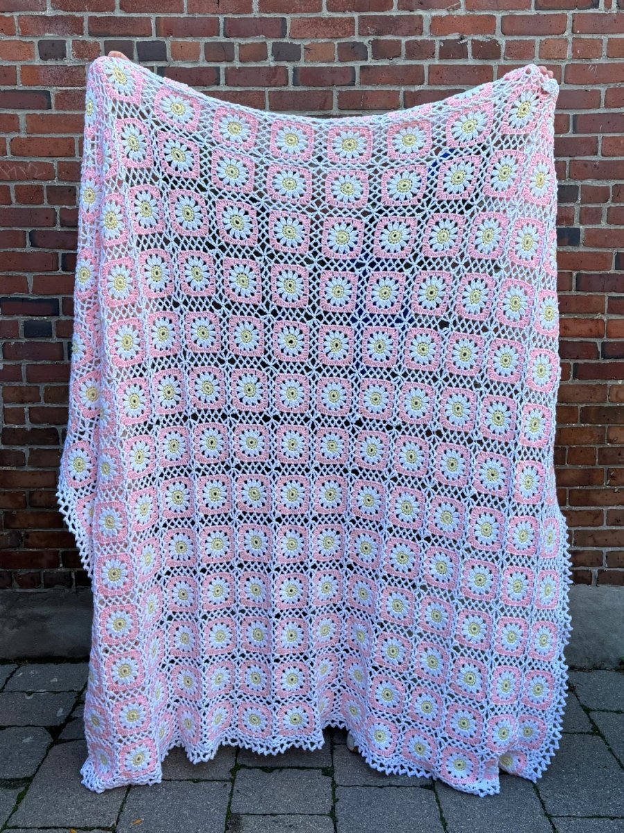 handmade daisy flower square crochet blanket - good market thrift store