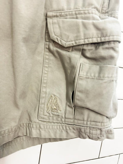 vintage 00s misty mountain cargo shorts - good market thrift store
