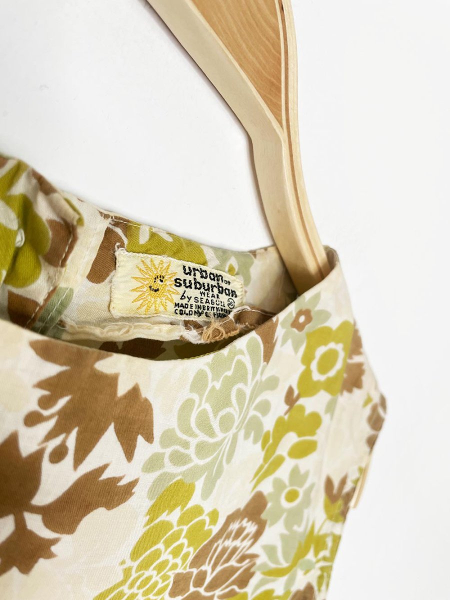 vintage 60s urban or suburban wear by seagull floral button back top - good market thrift store