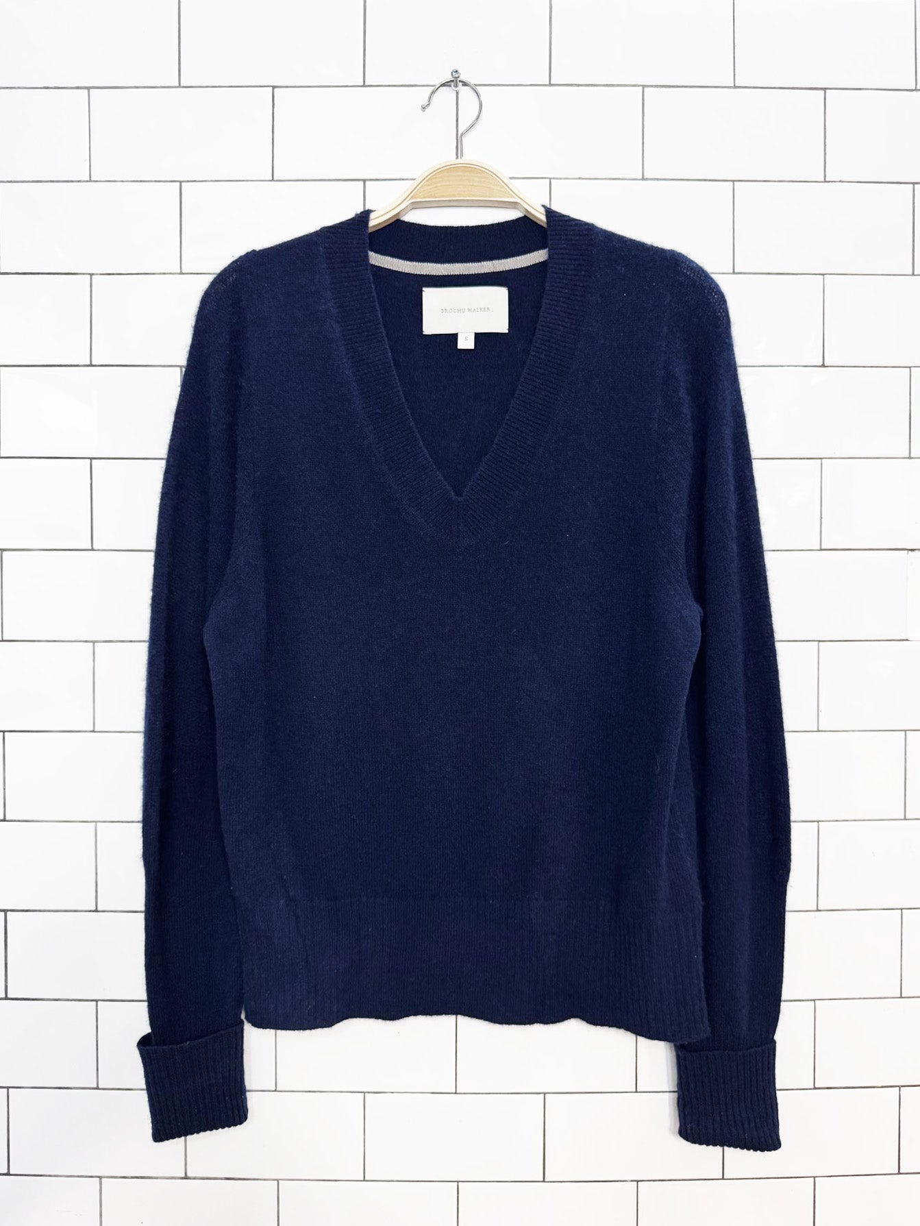 brochu walker 100% cashmere v-neck knit sweater